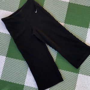 Nike dry fit knee length workout pants, size xsmall